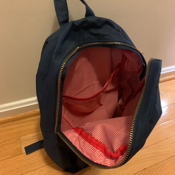 Herschel navy mid size backpack - Picture 2 of 4